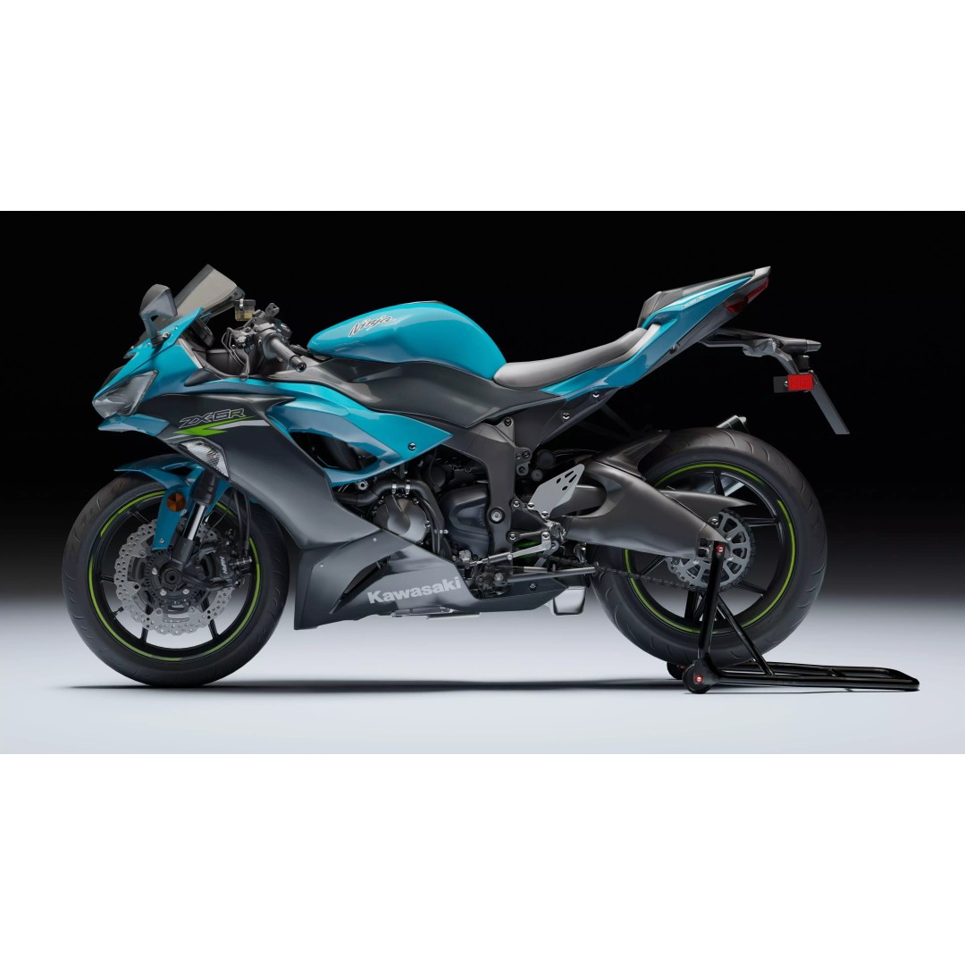 Kawasaki Ninja ZX-6R 2020 3D Model – Low Poly, Rigged, PBR, Blender - View 7