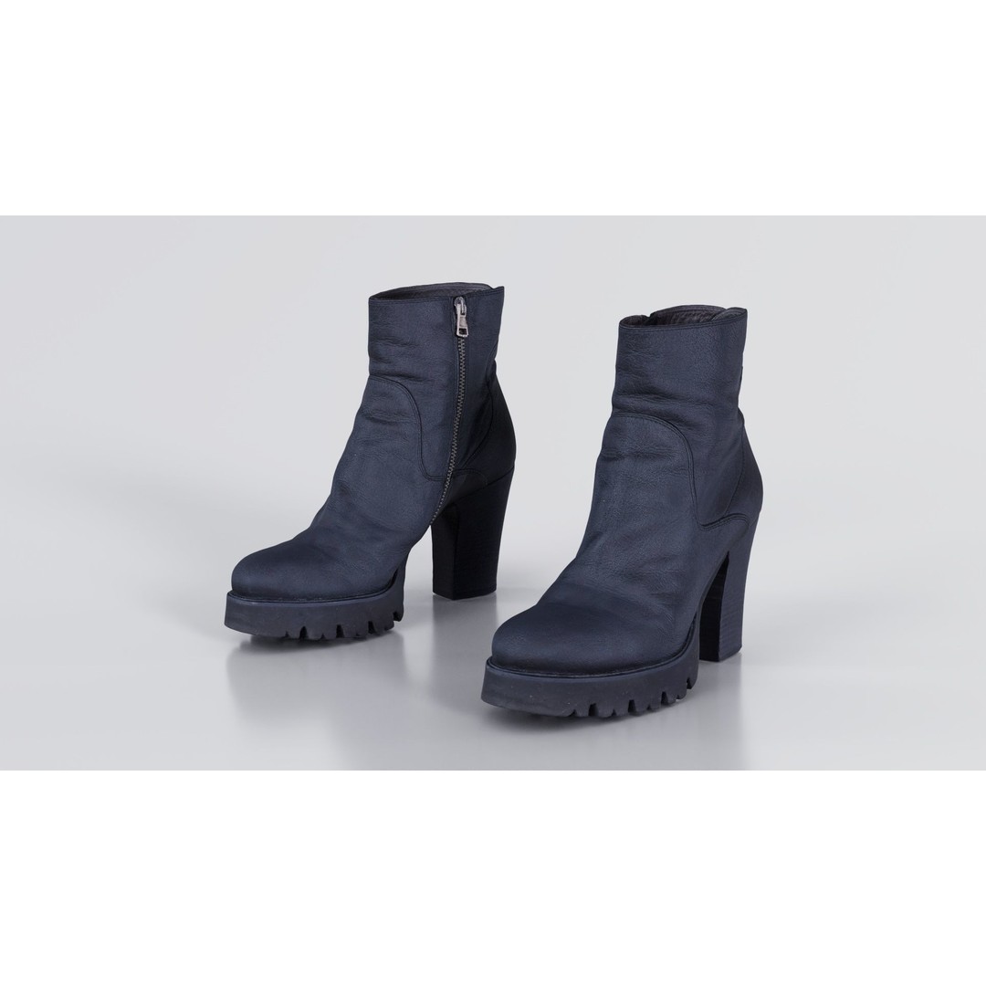 Black Leather Zipper Boots 3D Model – Low Poly Game Asset, FBX, Blender - View 7