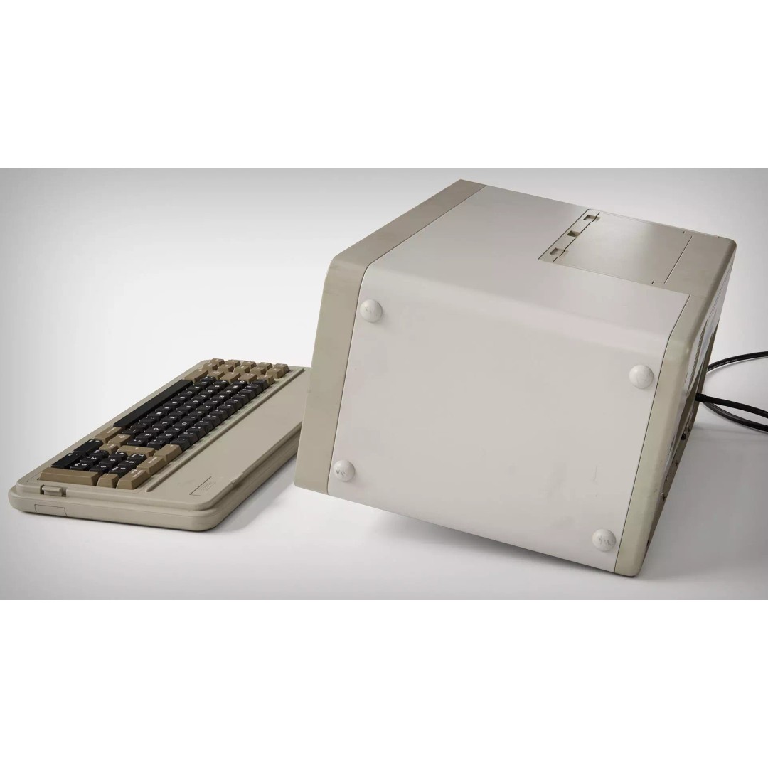 Luxdorf Retro Computer 3D Model – Low Poly Vintage PC, FBX, Blender - View 12