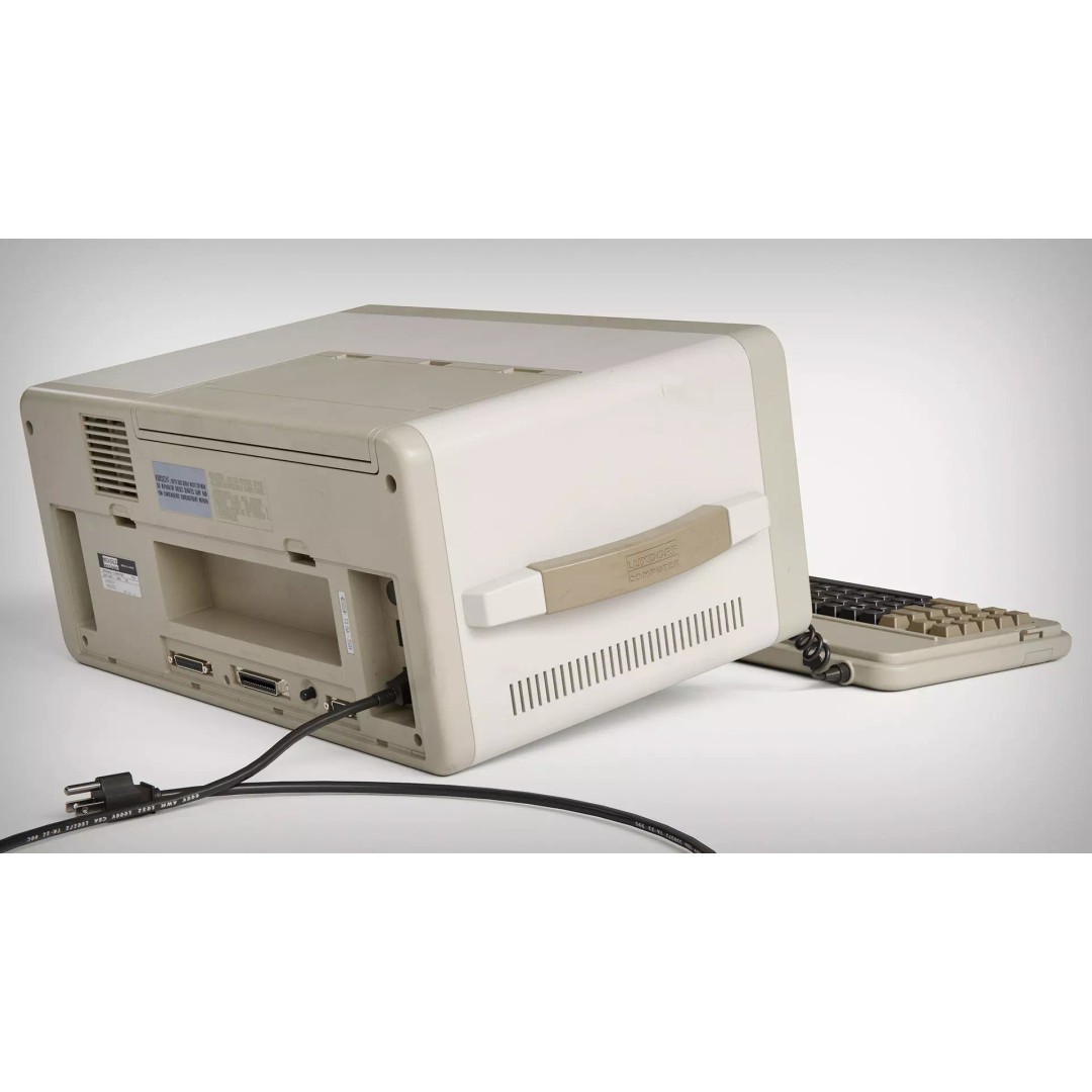 Luxdorf Retro Computer 3D Model – Low Poly Vintage PC, FBX, Blender - View 7