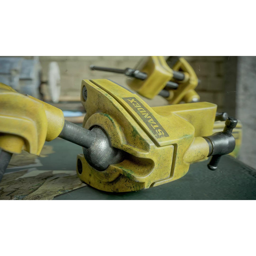 Used Vintage Clamping Vise 3D Model – Low Poly Game Asset, FBX - View 9