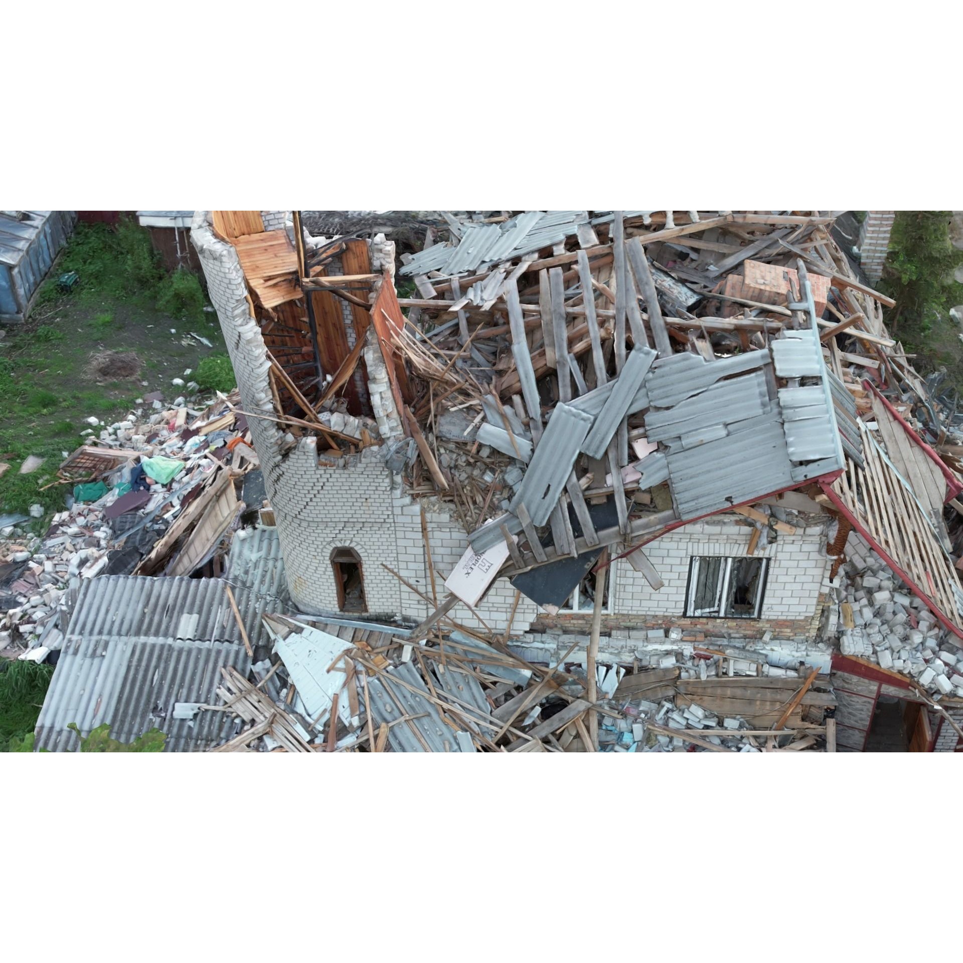 Ukraine Buildings Set - High-Quality Scanned 3D Model - View 4