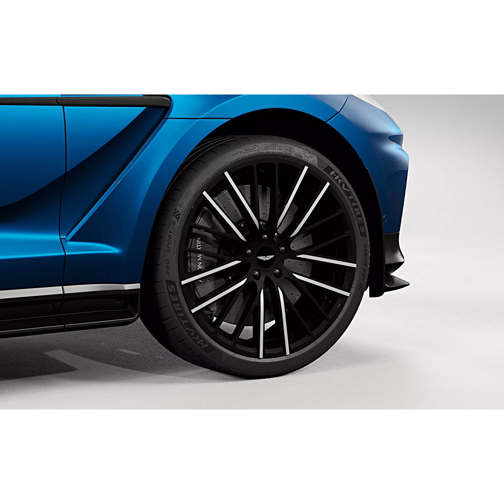 2023 Aston Martin DBX707 - High-Quality 3D Model - View 12