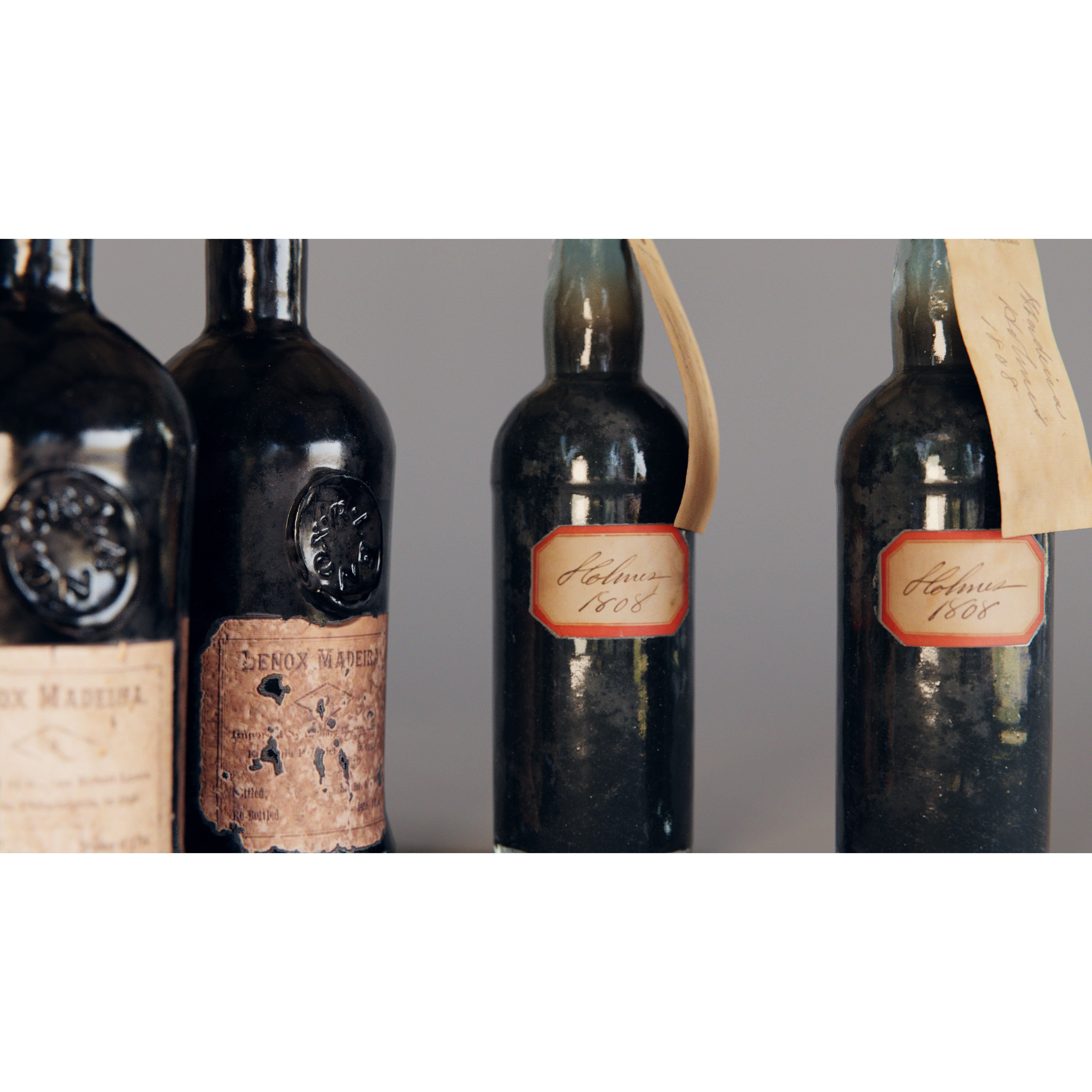 Old Wine Bottles - PBR Game-Ready 3D Model - View 3