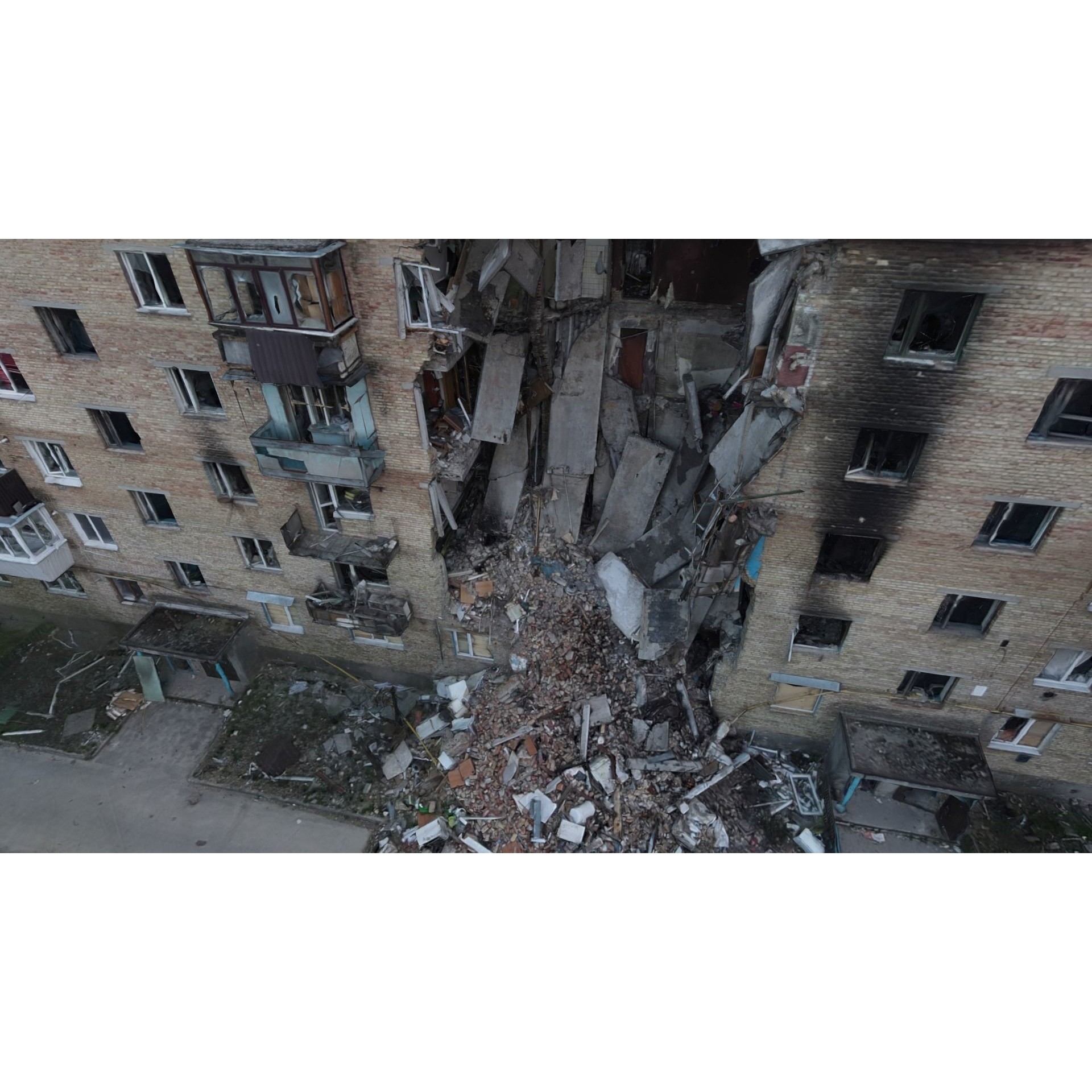 Ukrainian Buildings 3D Model – High Quality Scans, FBX & OBJ - View 12