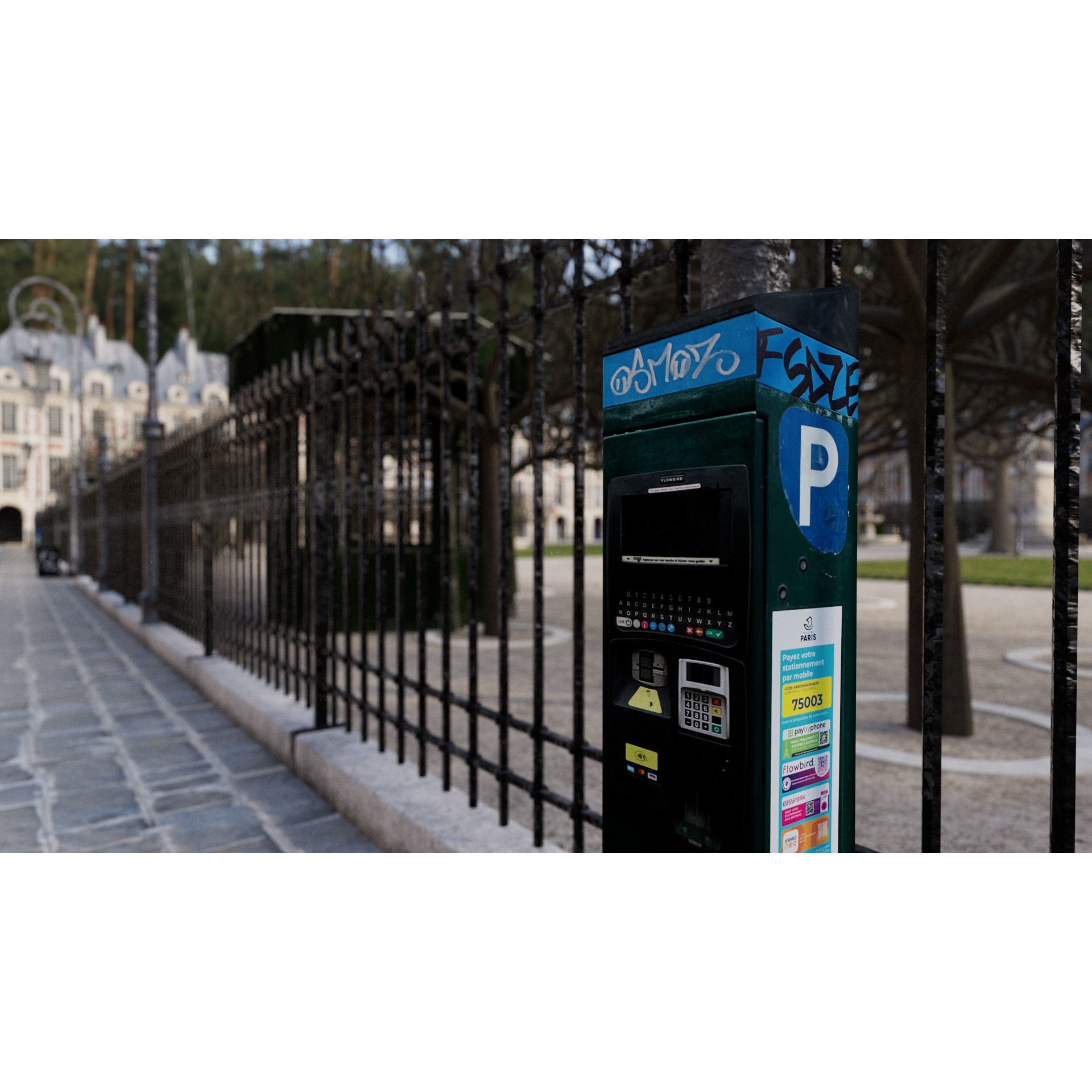 Paris Place des Vosges - Non Commercial License 3D Model - View 53