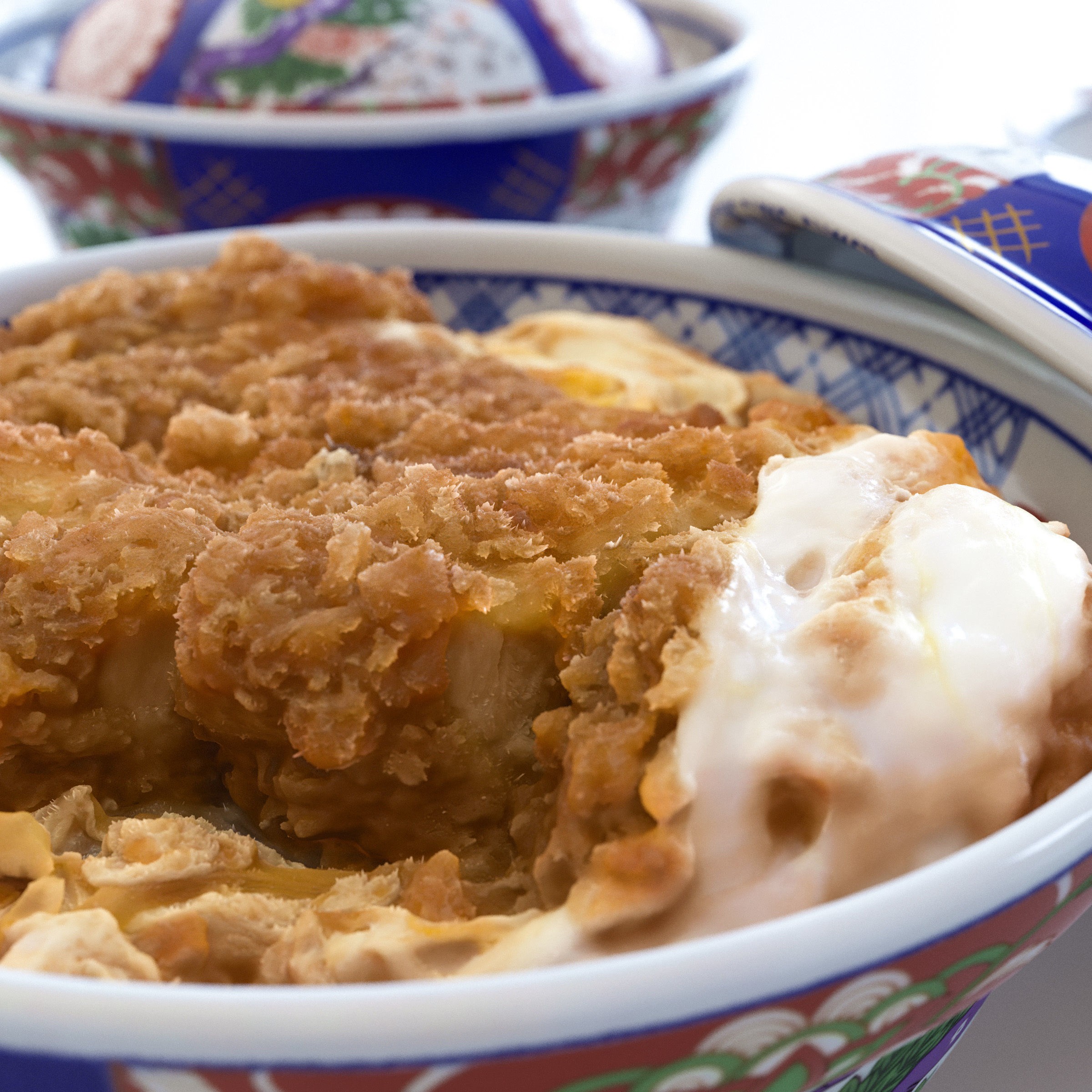 Katsudon and Donburi Bowl with Lid - Low-Poly 3D Model - View 3